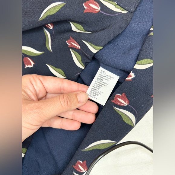 Lucca Penny Puff Button Front Blouse - Navy Floral - Picture 12 of 14